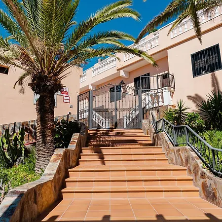 Passione Beautiful With Sea View אדחה